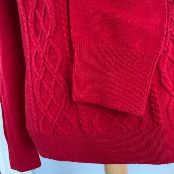 Talbots red cable knit sweater with crewneck & button shoulder Size M ❤️ - Picture 8 of 12